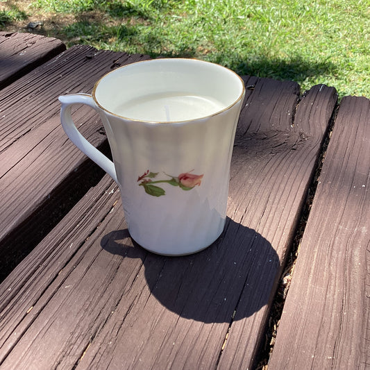 πΈ Vintage June Rose Mug Candle β Pear Berry Fragrance πΈ