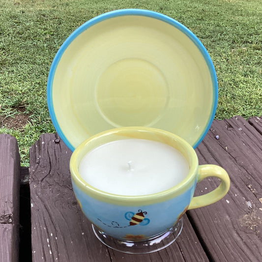 Bee Teacup Candle – Fresh Bamboo 🍯🐝