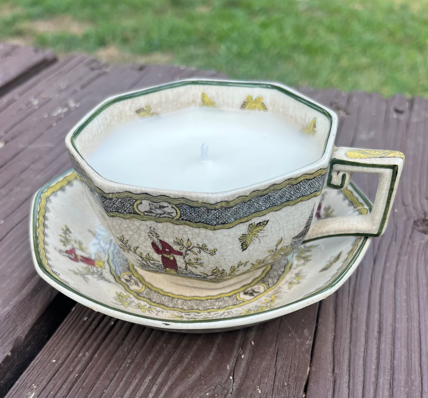 🕯️ Vintage Royal Doulton Teacup Candle – Mahogany Coconut – 6+ oz