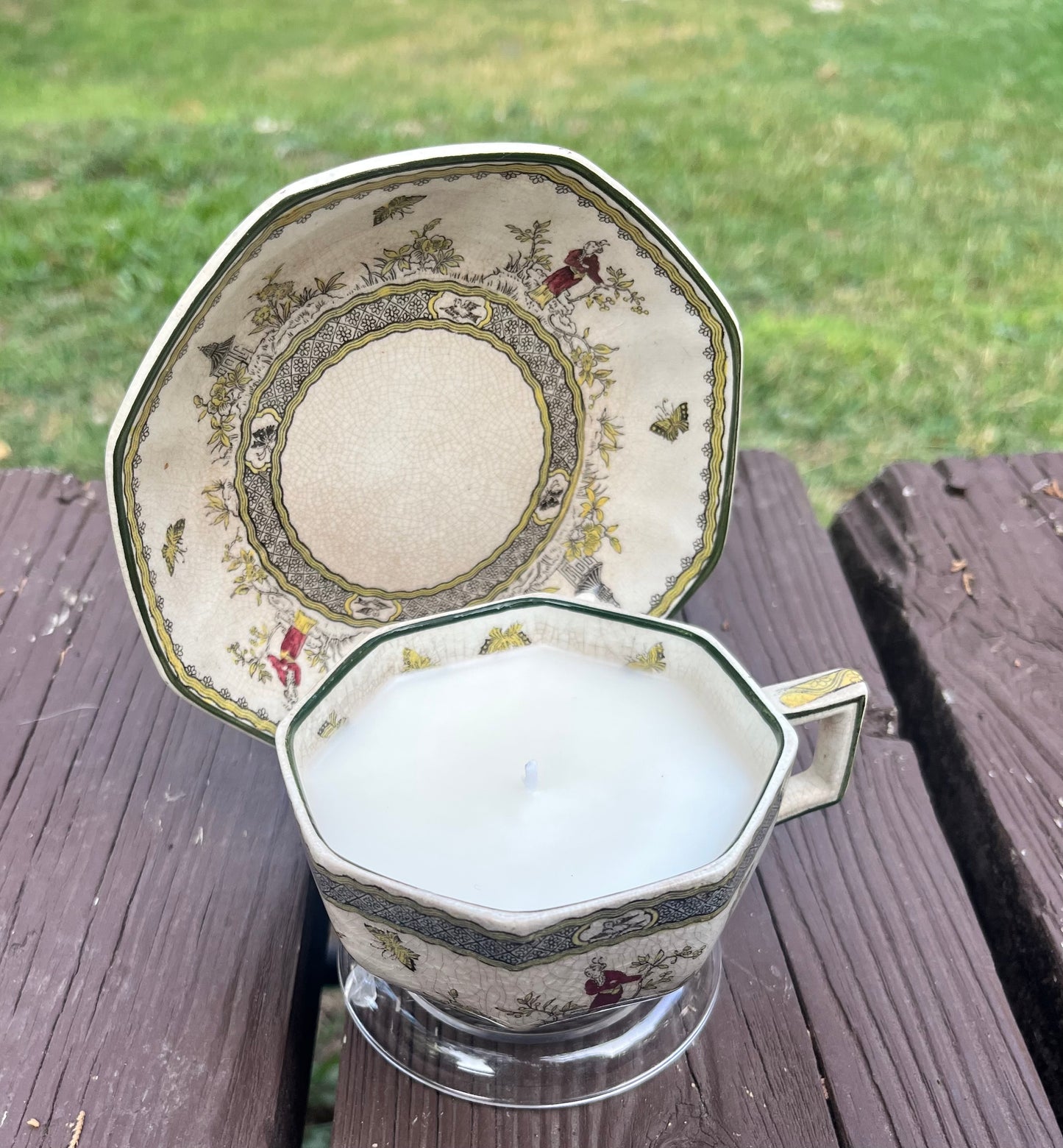 🕯️ Vintage Royal Doulton Teacup Candle – Mahogany Coconut – 6+ oz