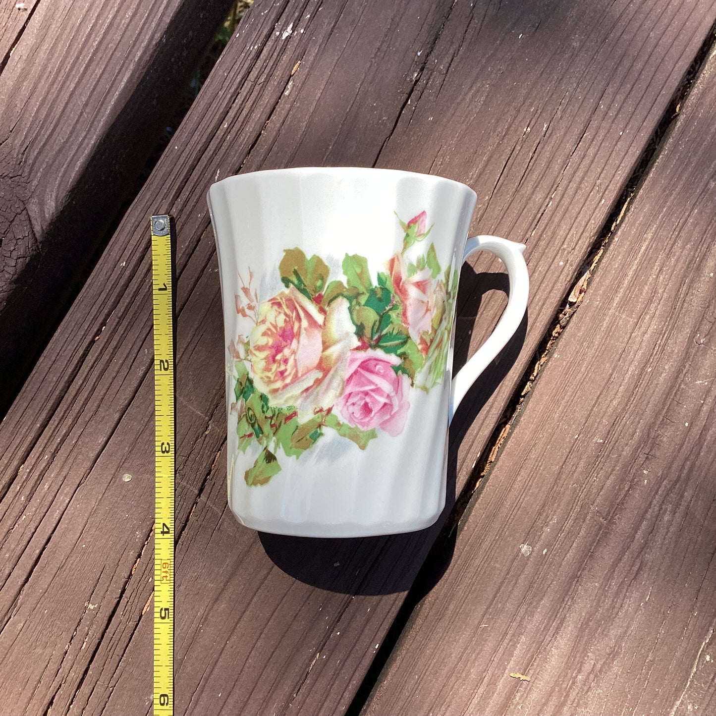 🌸 Vintage June Rose Mug Candle – Pear Berry Fragrance 🌸