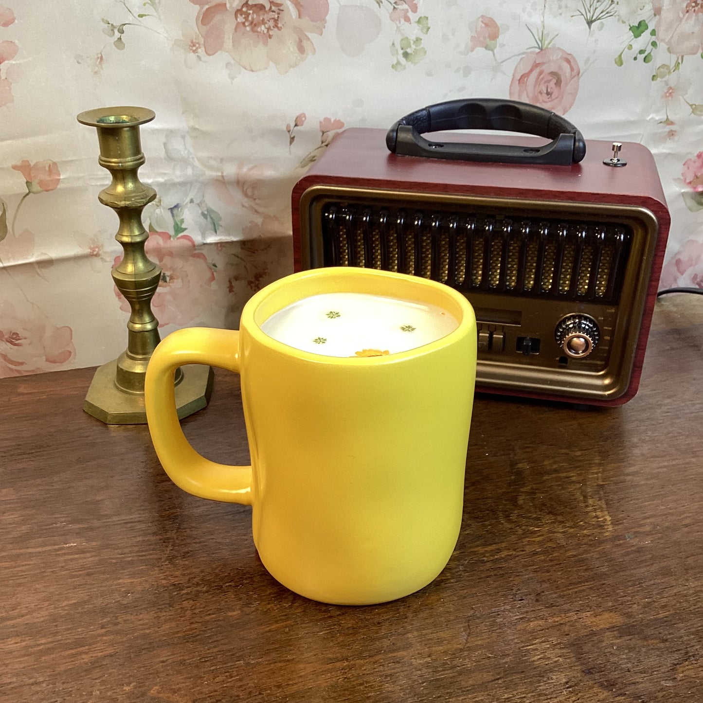 ☀️ “Hello Sunshine” Rae Dunn Oversized Candle – Clean Cotton Fragrance 🌼