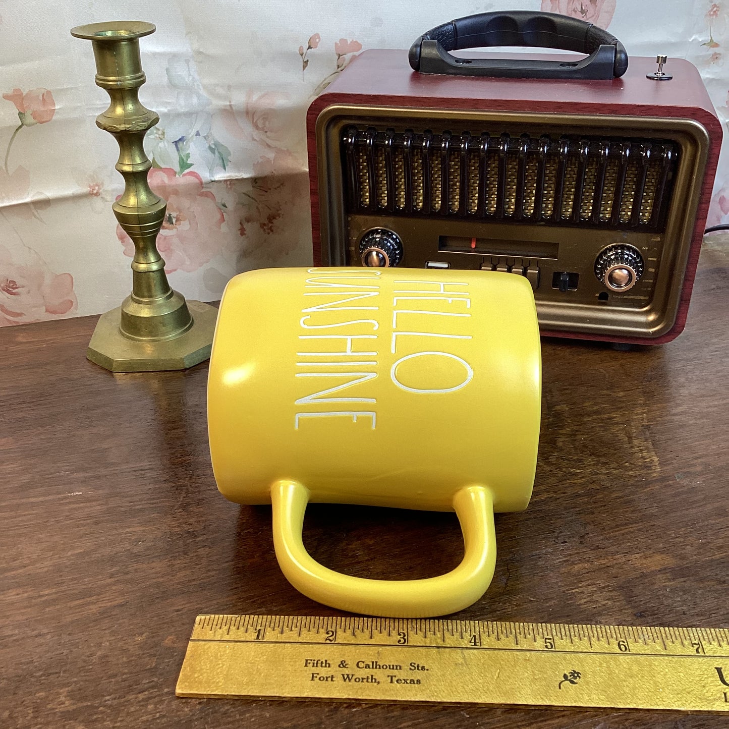 ☀️ “Hello Sunshine” Rae Dunn Oversized Candle – Clean Cotton Fragrance 🌼