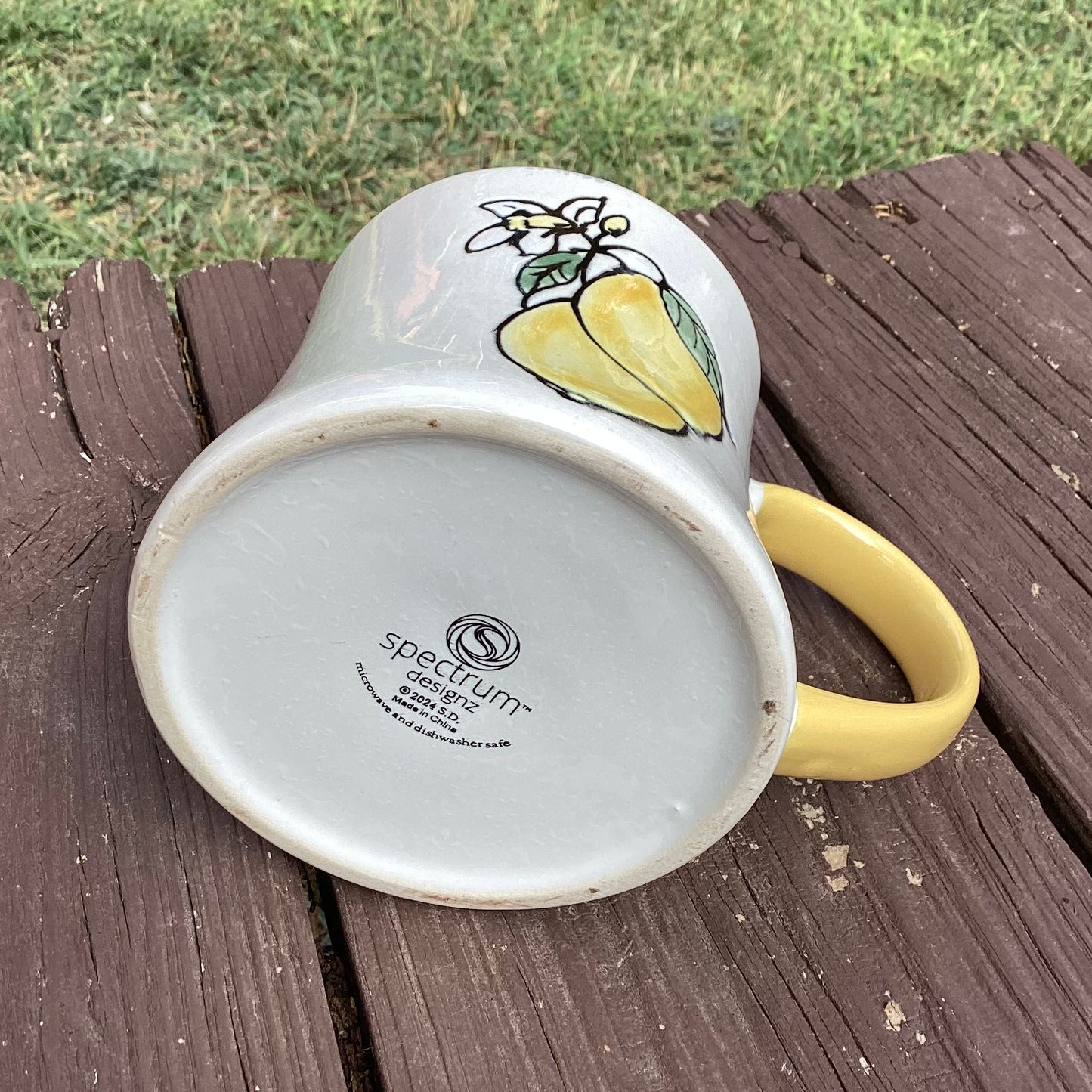 Vintage Spectrum Lemons Mug Candle | 17oz Premium Wax | Pet Friendly Lemongrass